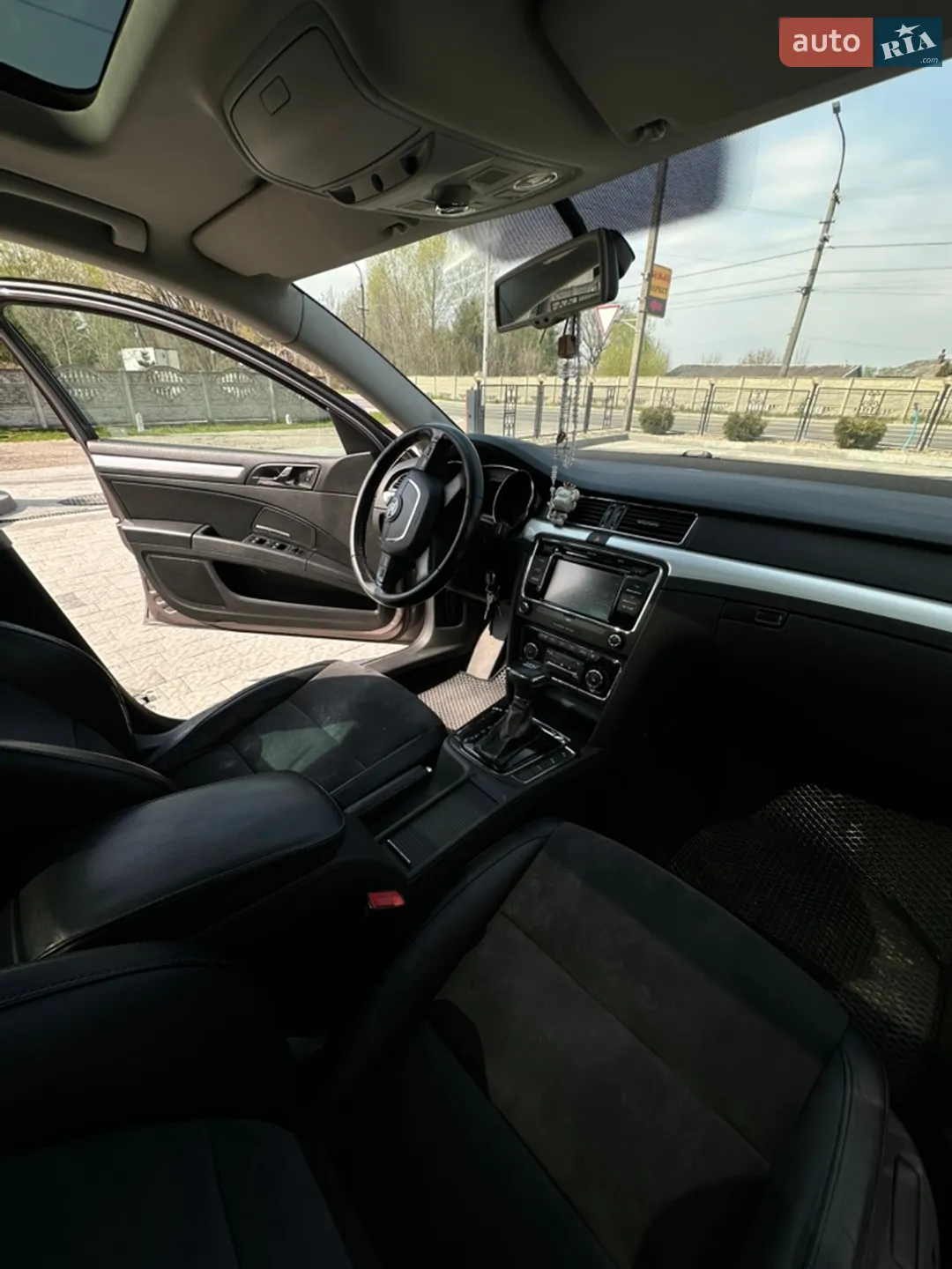 2010 Skoda Superb - мініатюра 19