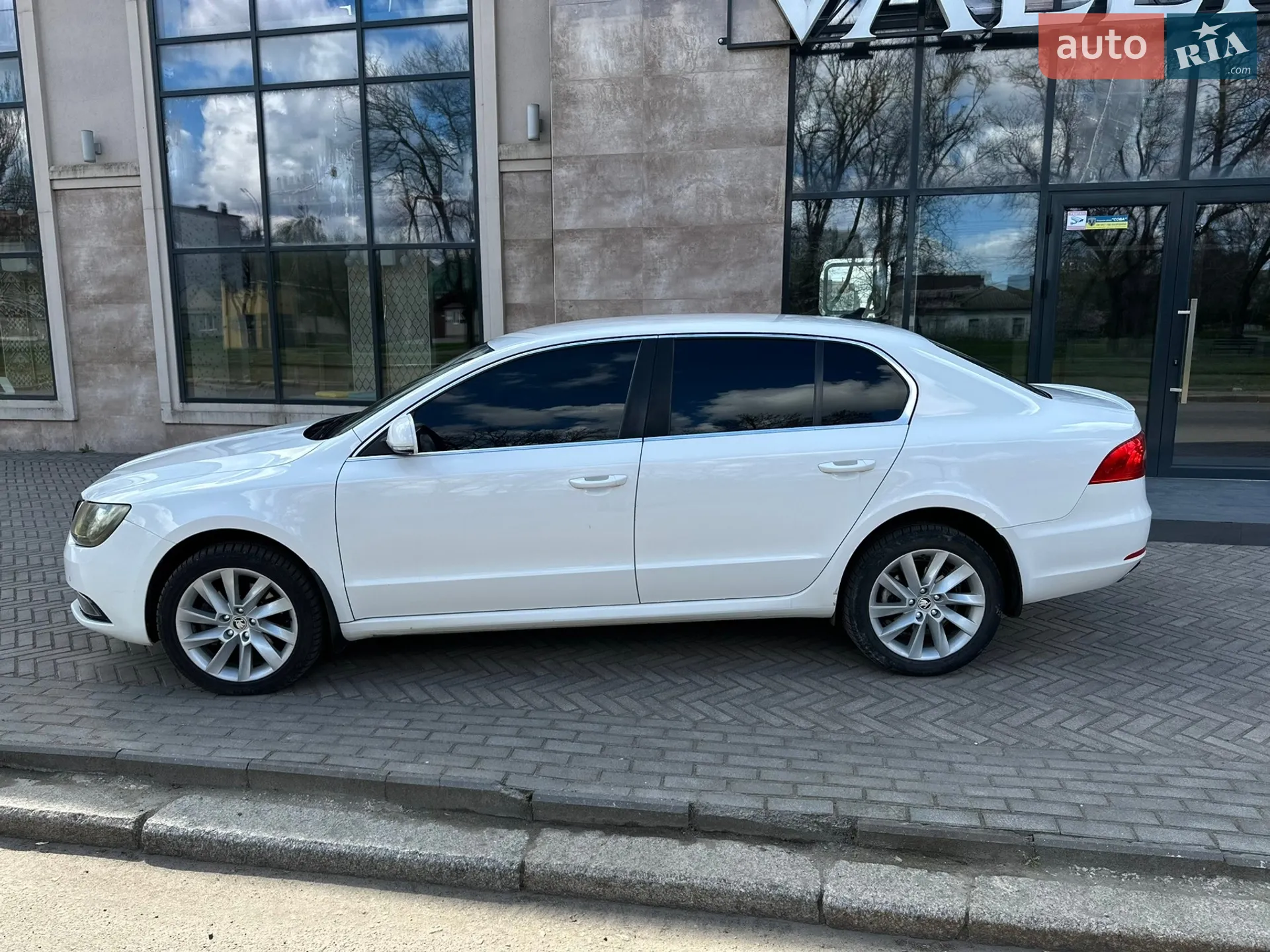 2013 Skoda Superb - мініатюра 14