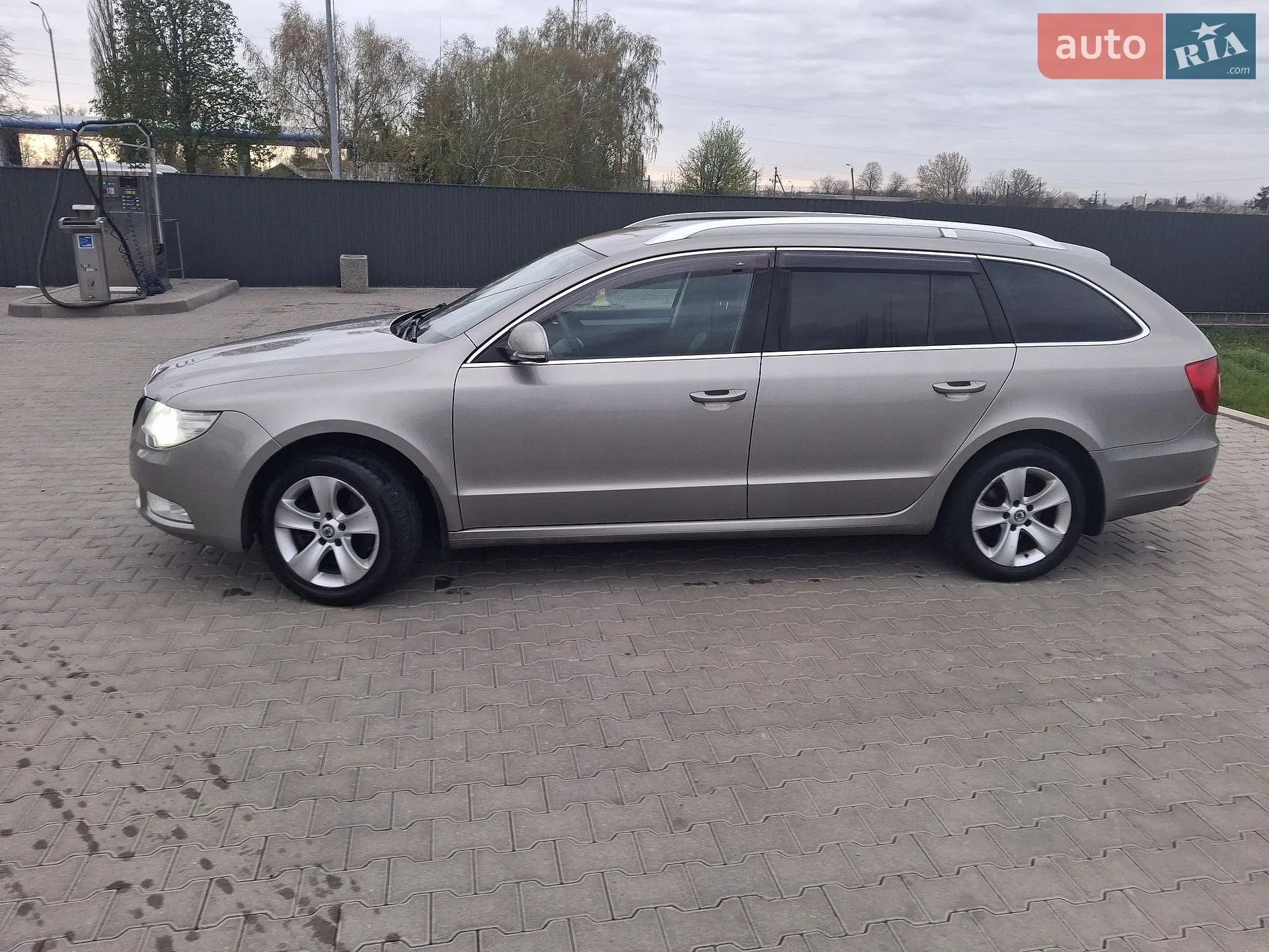 2013 Skoda Superb - мініатюра 2