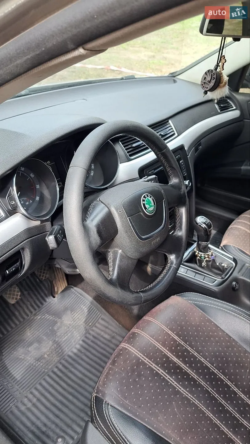 2010 Skoda Superb - мініатюра 12