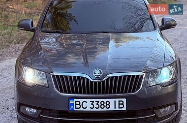 Универсал Skoda Superb 2014 в Киеве