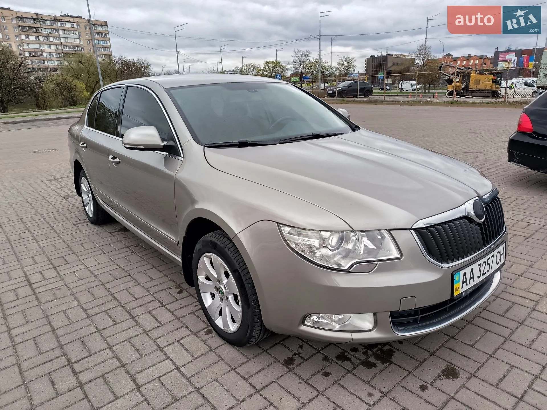 2010 Skoda Superb - мініатюра 7