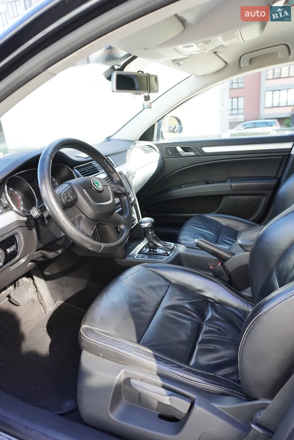 2010 Skoda Superb - мініатюра 18
