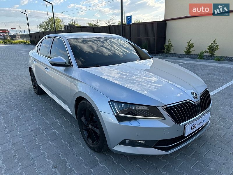 Лифтбек Skoda Superb 2016 в Ужгороде