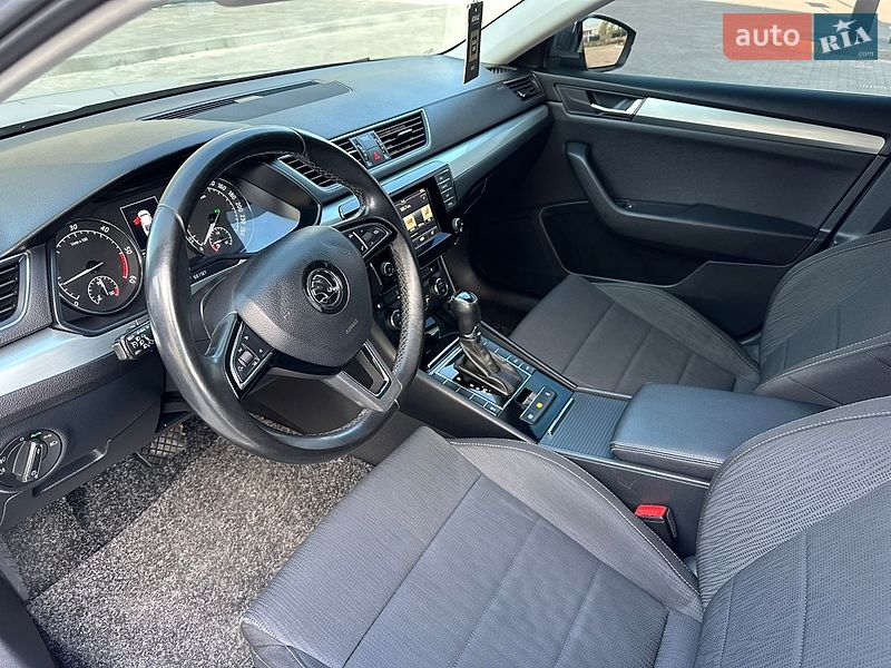 Лифтбек Skoda Superb 2016 в Ужгороде