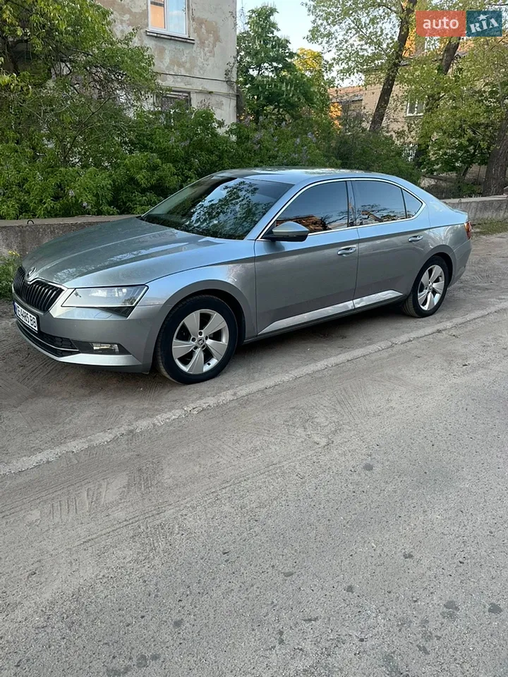 2017 Skoda Superb - мініатюра 27
