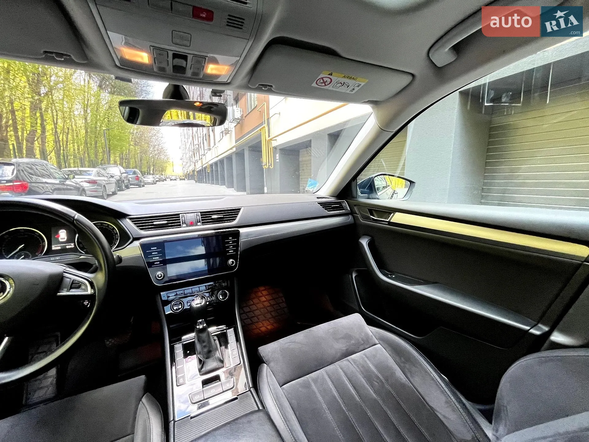 2018 Skoda Superb - мініатюра 38