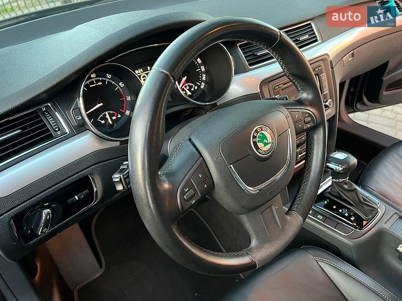 Універсал Skoda Superb 2010 в Луцьку