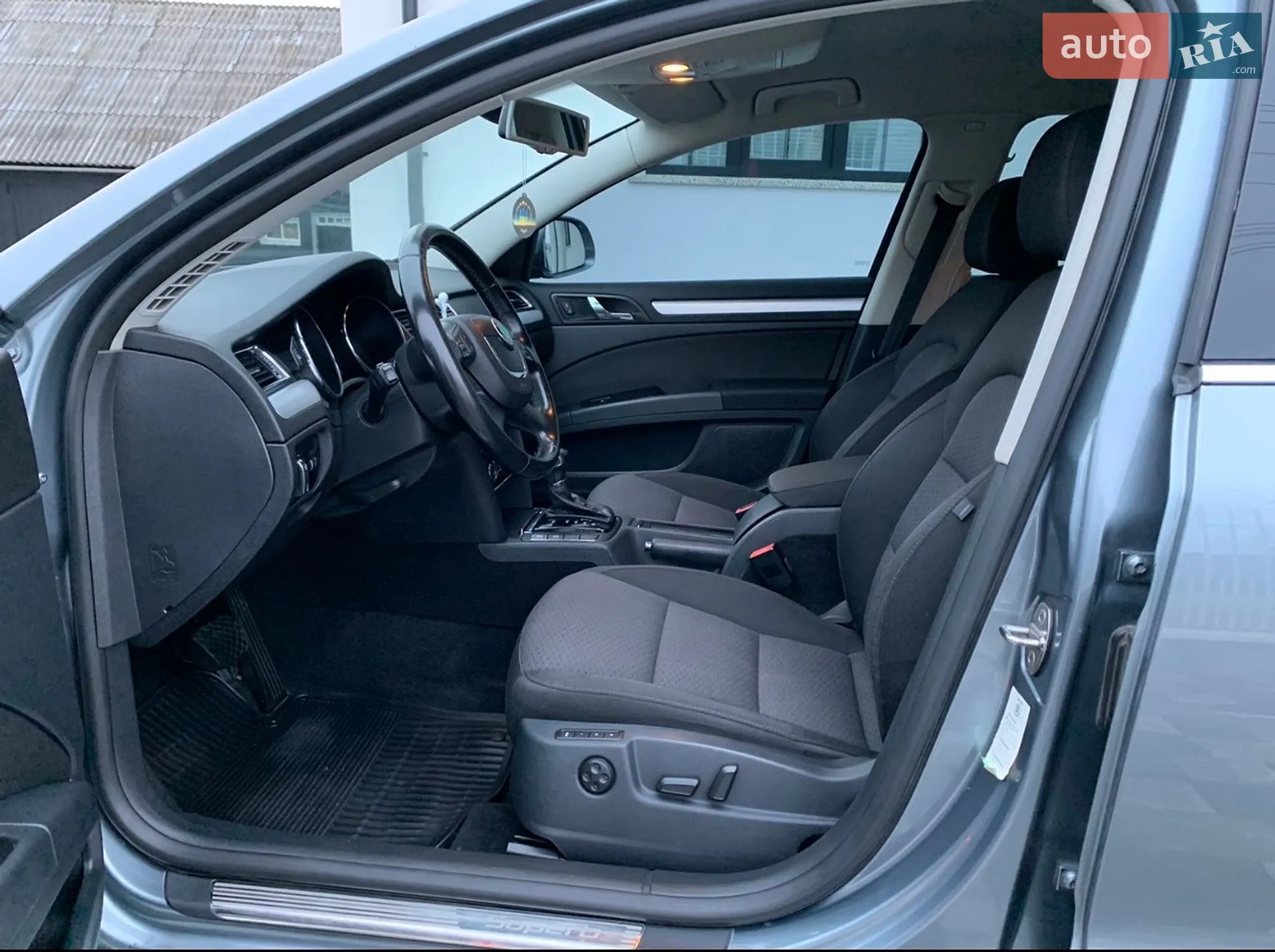 2011 Skoda Superb - мініатюра 10