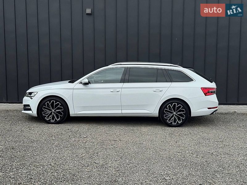 Універсал Skoda Superb 2021 в Луцьку