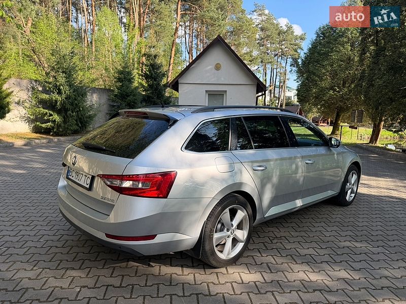 Универсал Skoda Superb 2015 в Львове
