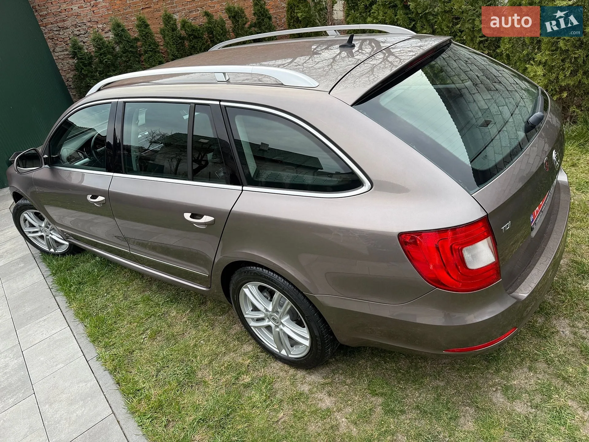 2010 Skoda Superb - мініатюра 15