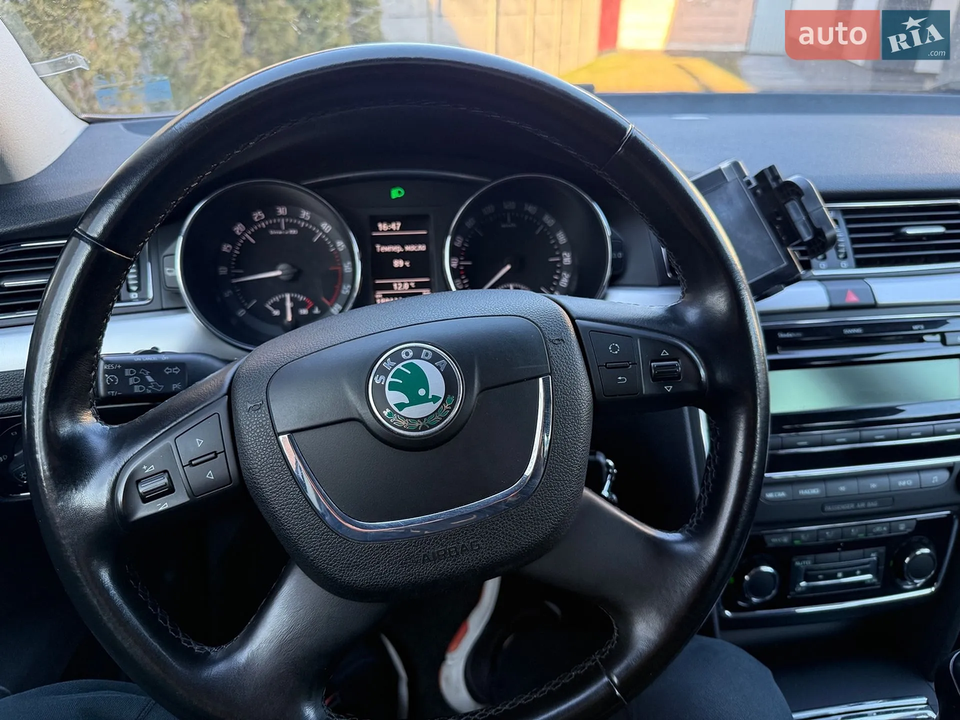 2010 Skoda Superb - мініатюра 23