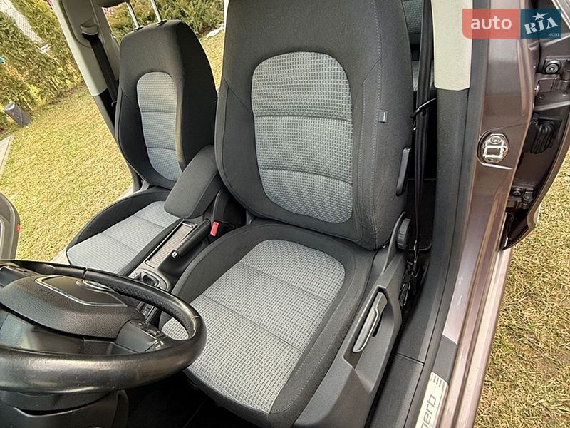 Универсал Skoda Superb 2010 в Рава-Русской