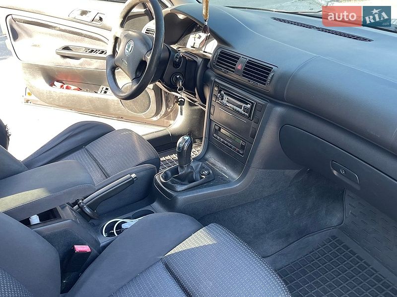 Ліфтбек Skoda Superb 2004 в Києві