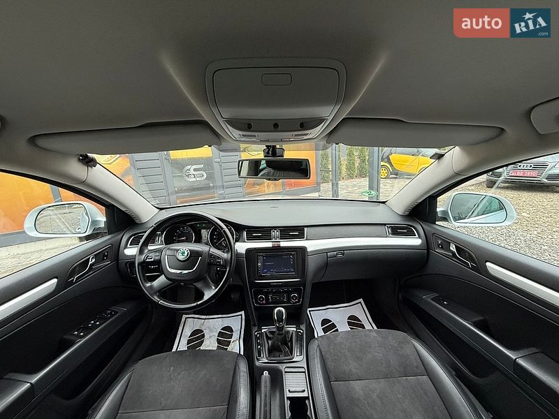 Универсал Skoda Superb 2012 в Стрые