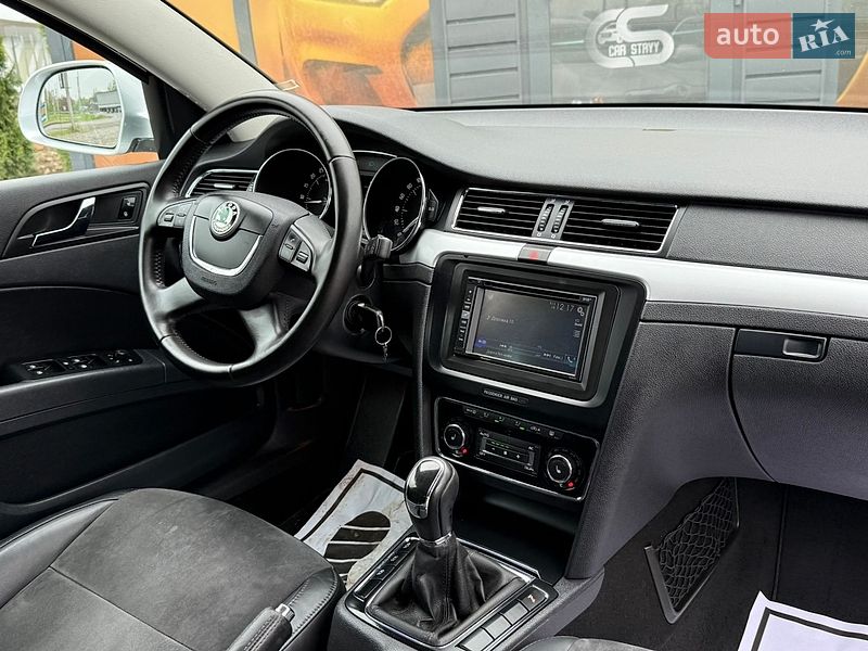 Универсал Skoda Superb 2012 в Стрые