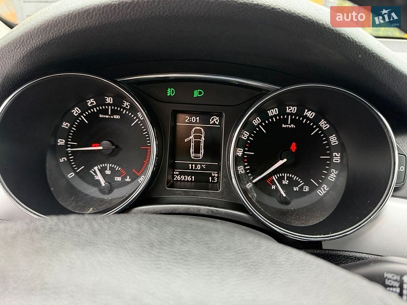 Универсал Skoda Superb 2012 в Стрые