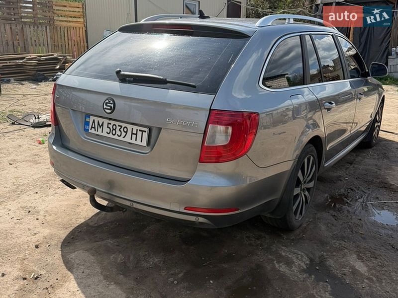 Универсал Skoda Superb 2010 в Гореничах