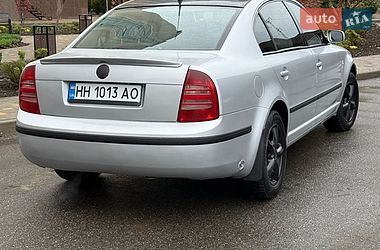 Лифтбек Skoda Superb 2004 в Одессе