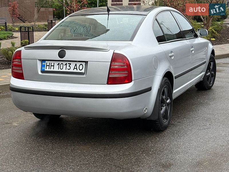 Лифтбек Skoda Superb 2004 в Одессе
