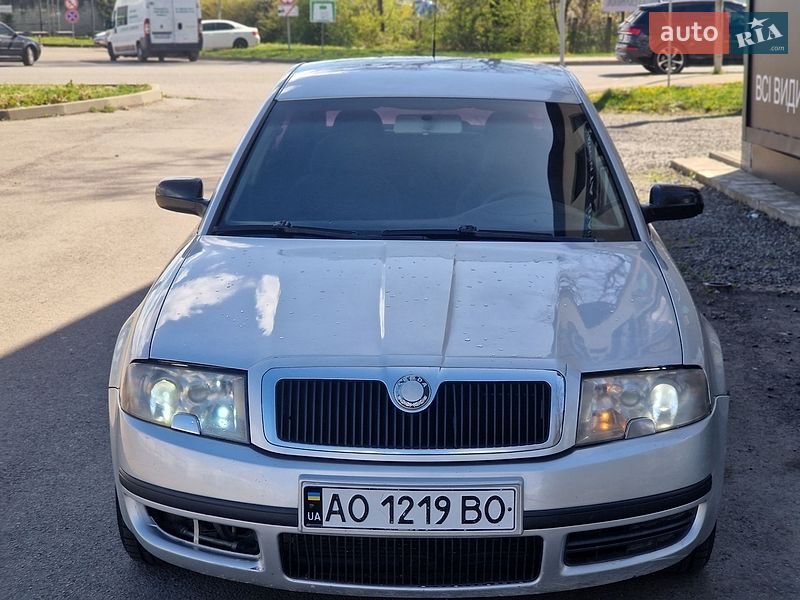 Лифтбек Skoda Superb 2004 в Хусте