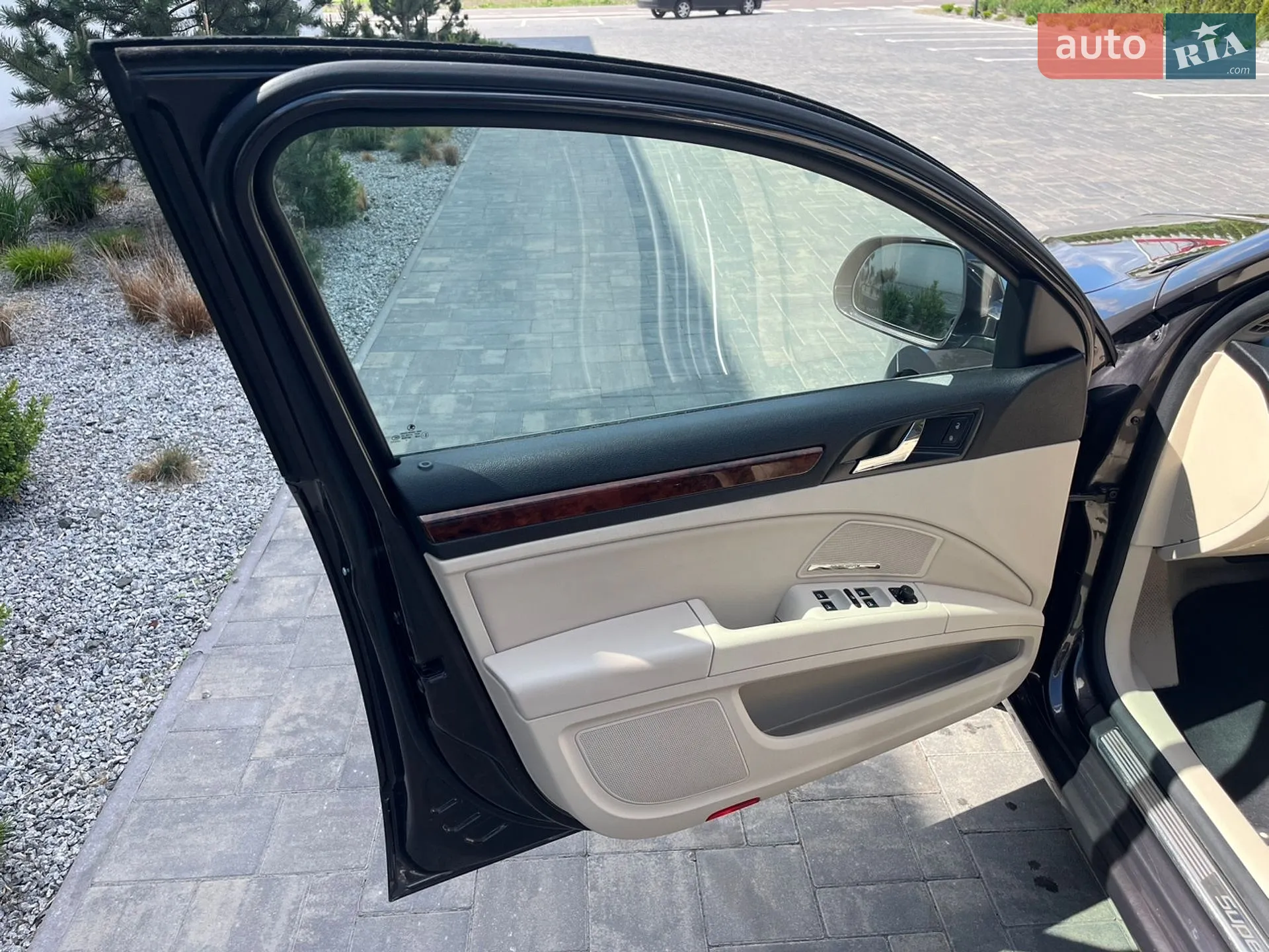 2010 Skoda Superb - мініатюра 17