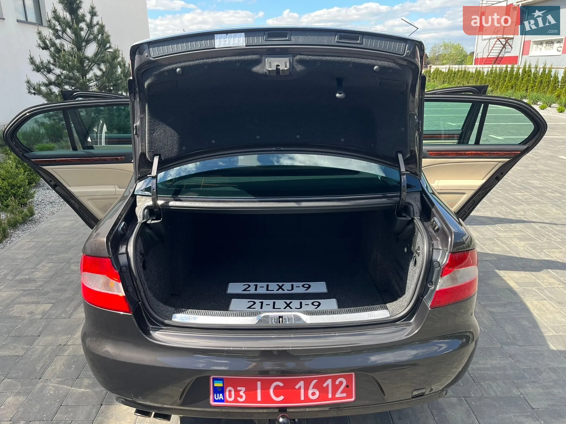 2010 Skoda Superb - мініатюра 39
