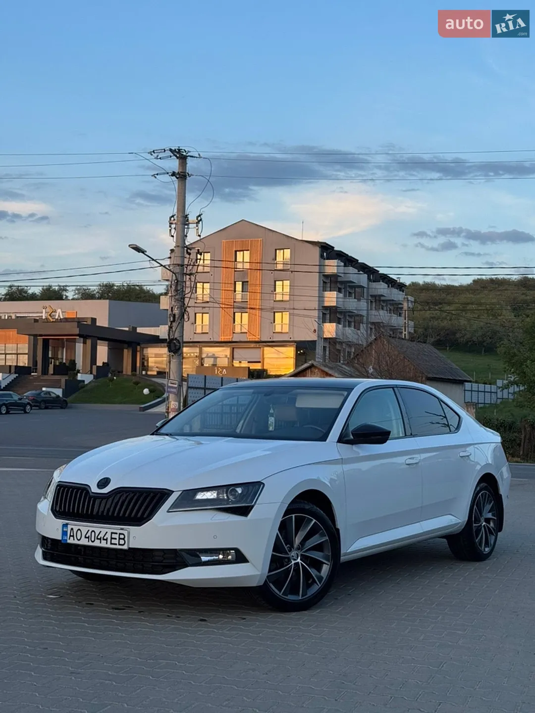 2016 Skoda Superb - мініатюра 2