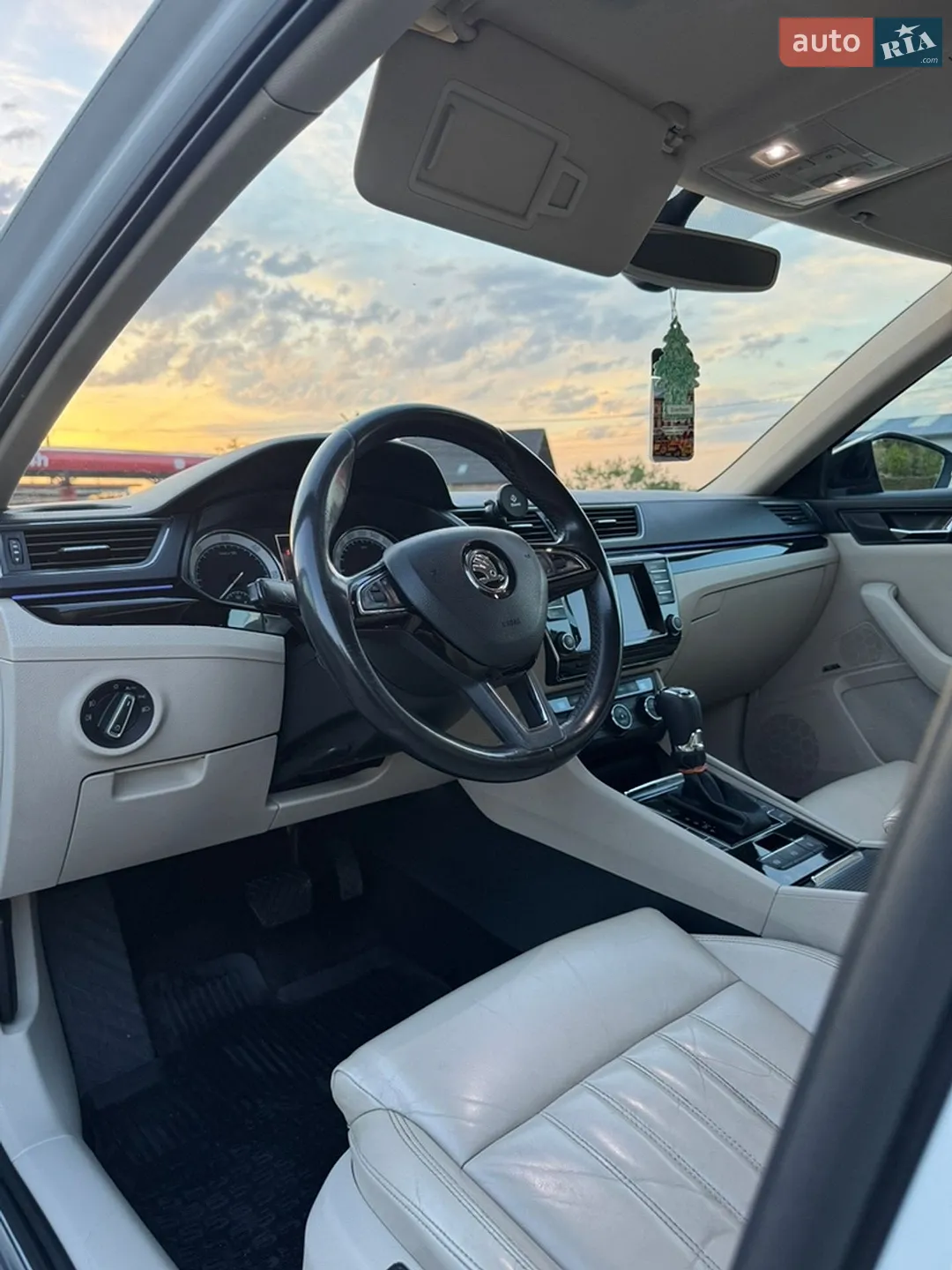 2016 Skoda Superb - мініатюра 17