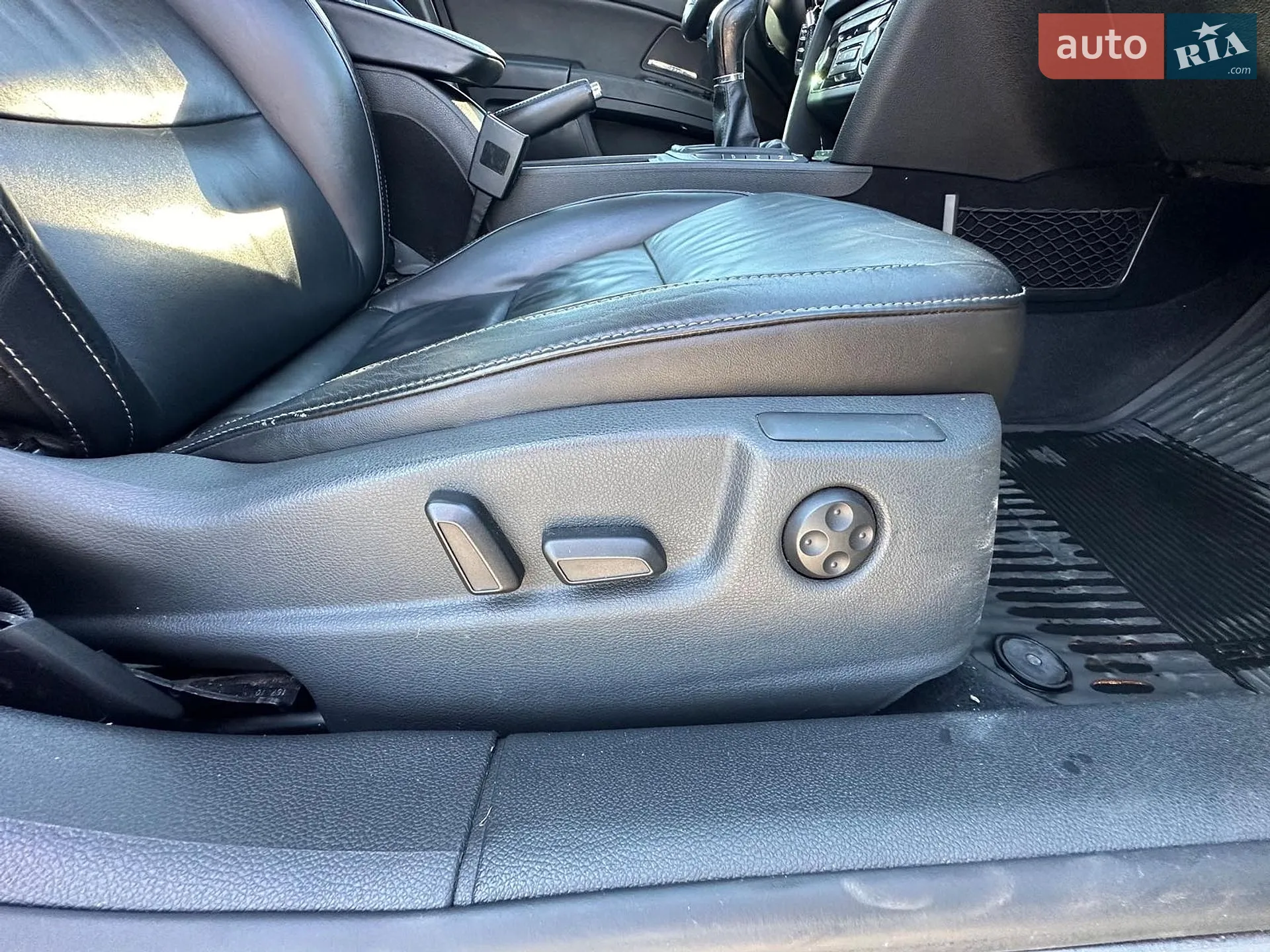 2010 Skoda Superb - мініатюра 16