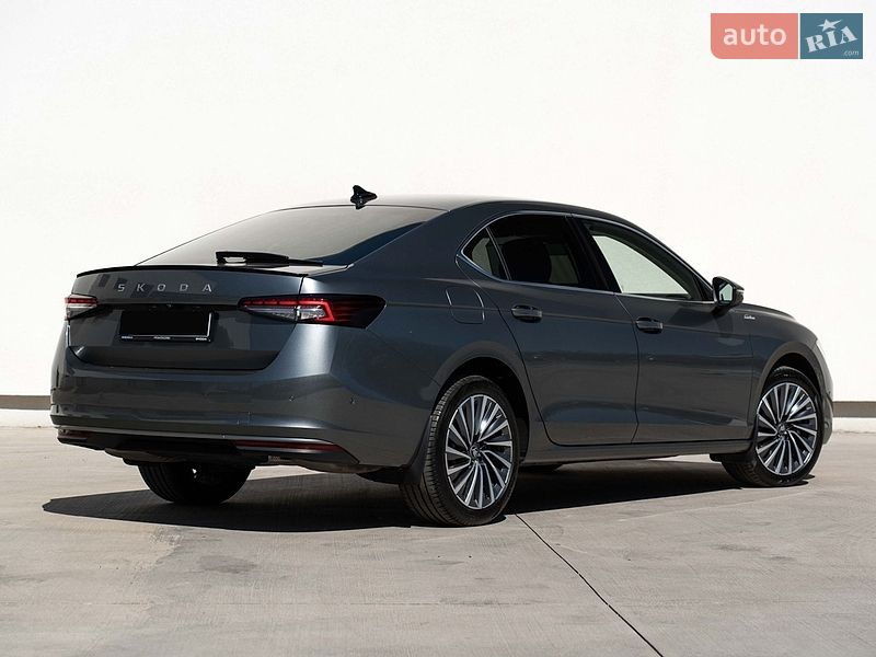 Лифтбек Skoda Superb 2025 в Луцке