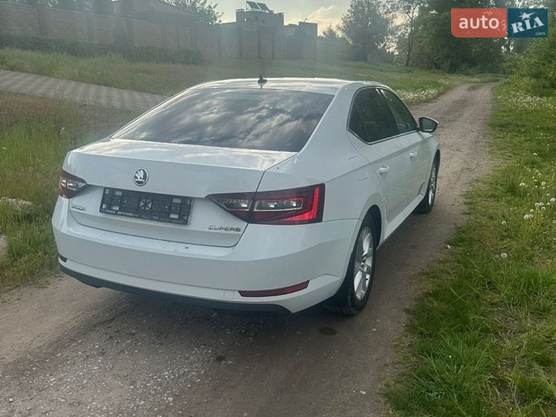 Лифтбек Skoda Superb 2017 в Днепре