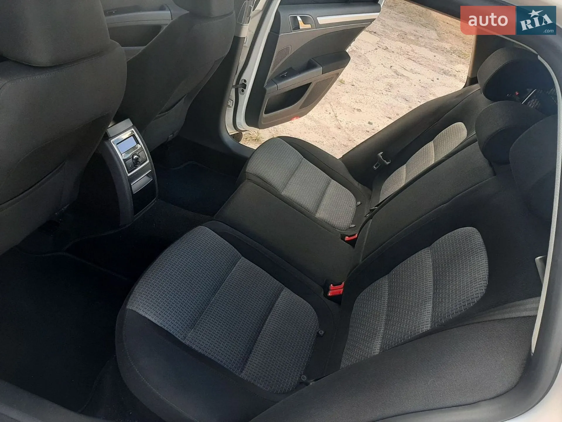 2012 Skoda Superb - мініатюра 13