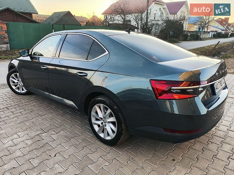 Лифтбек Skoda Superb 2019 в Ужгороде