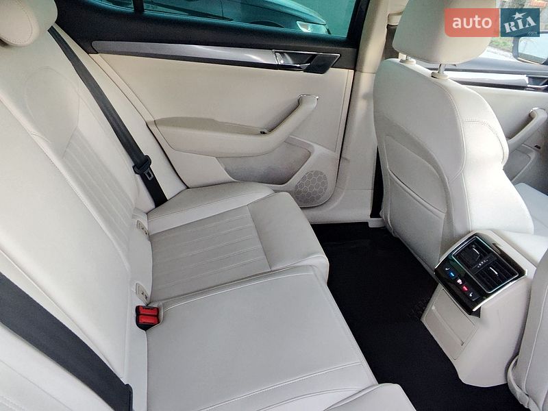 Лифтбек Skoda Superb 2019 в Ужгороде