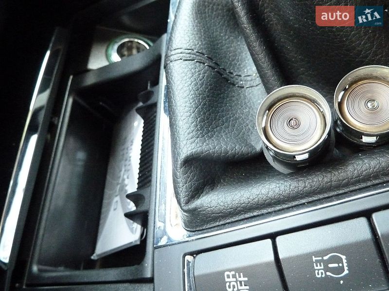 Лифтбек Skoda Superb 2013 в Днепре