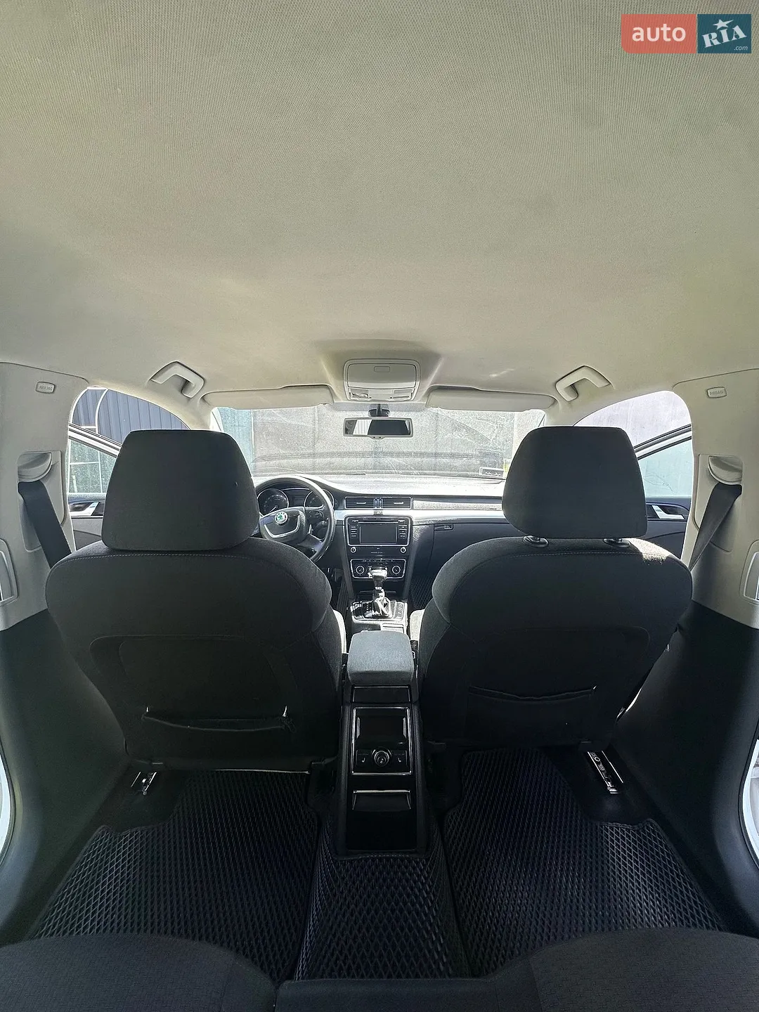 2010 Skoda Superb - мініатюра 26