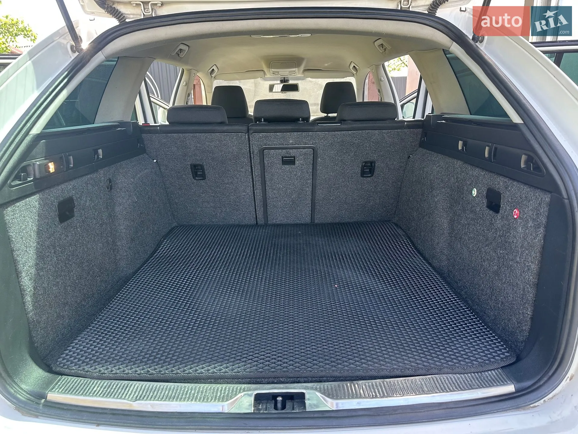 2010 Skoda Superb - мініатюра 28
