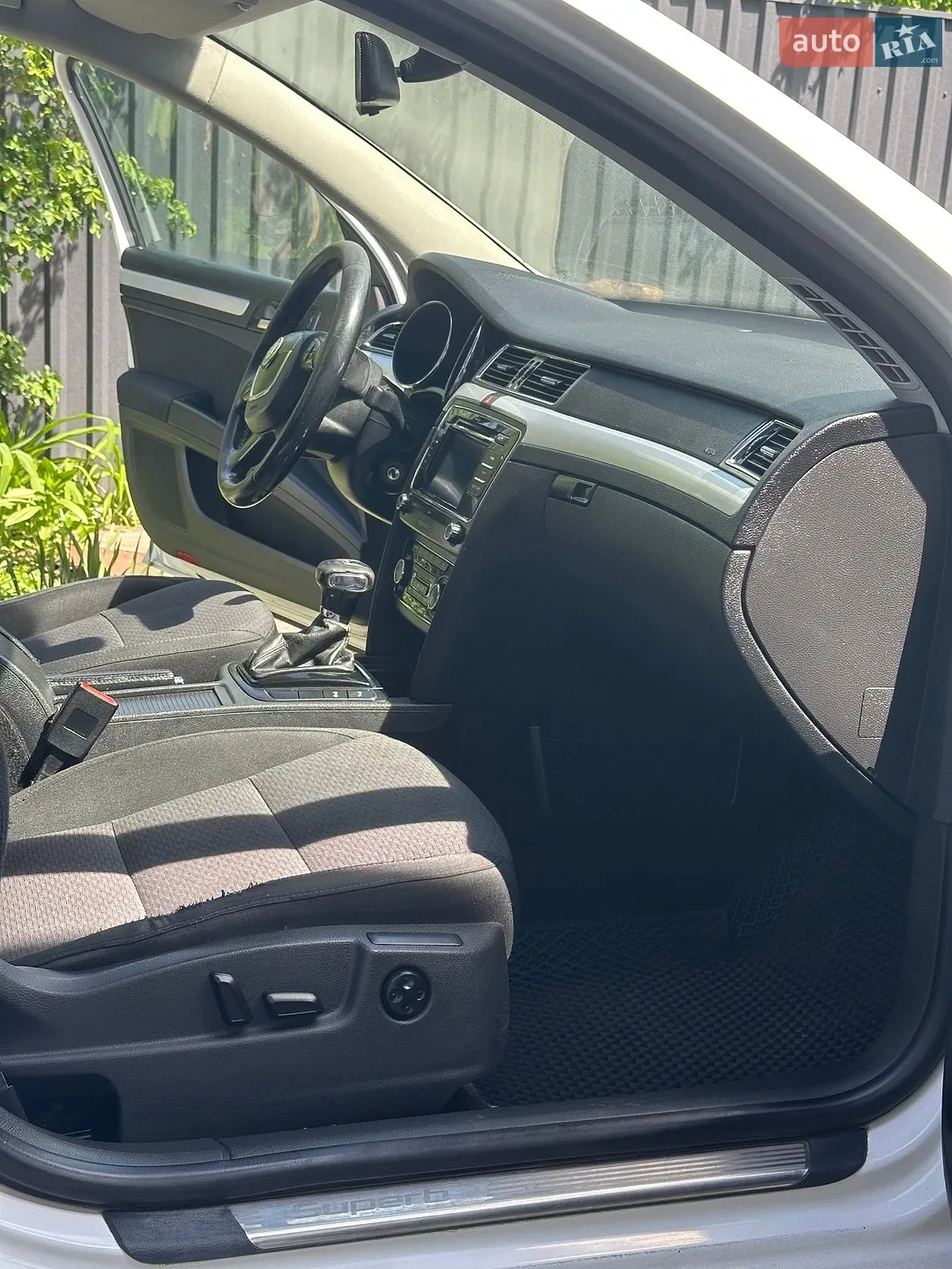 2010 Skoda Superb - мініатюра 31