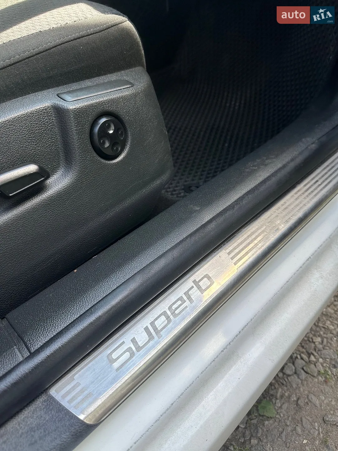2010 Skoda Superb - мініатюра 36