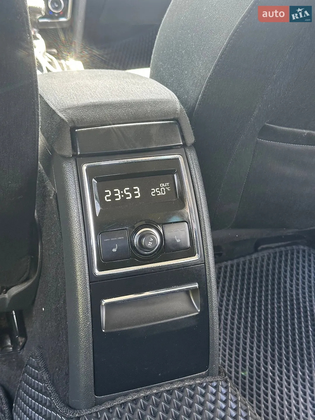 2010 Skoda Superb - мініатюра 41