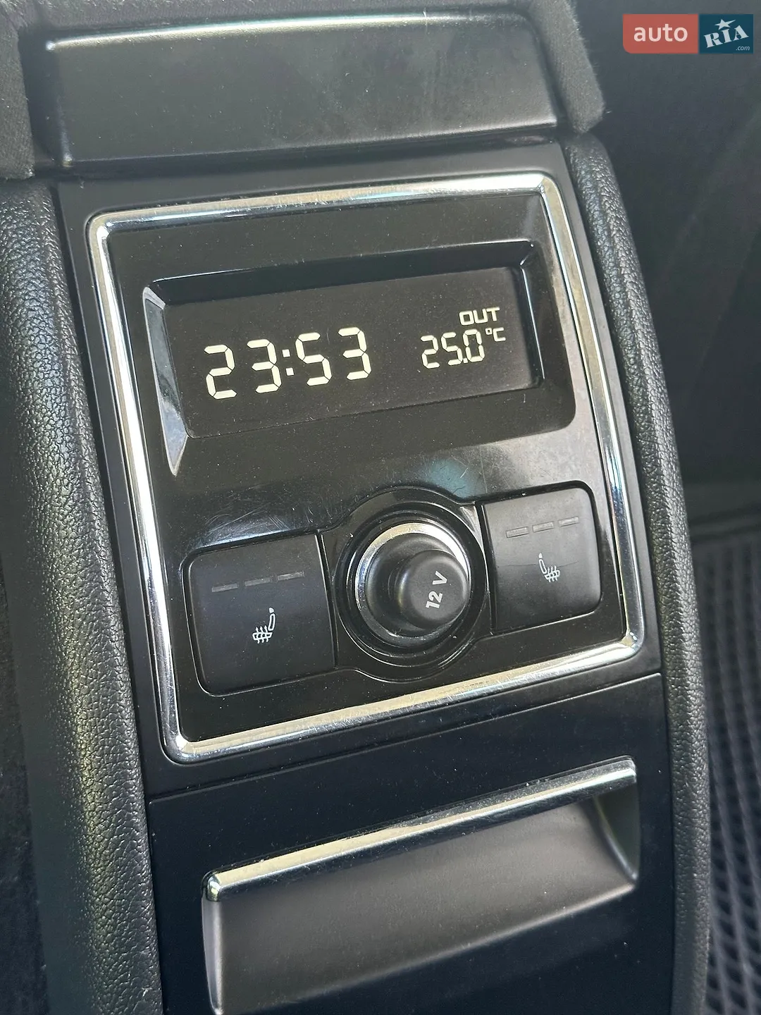 2010 Skoda Superb - мініатюра 42