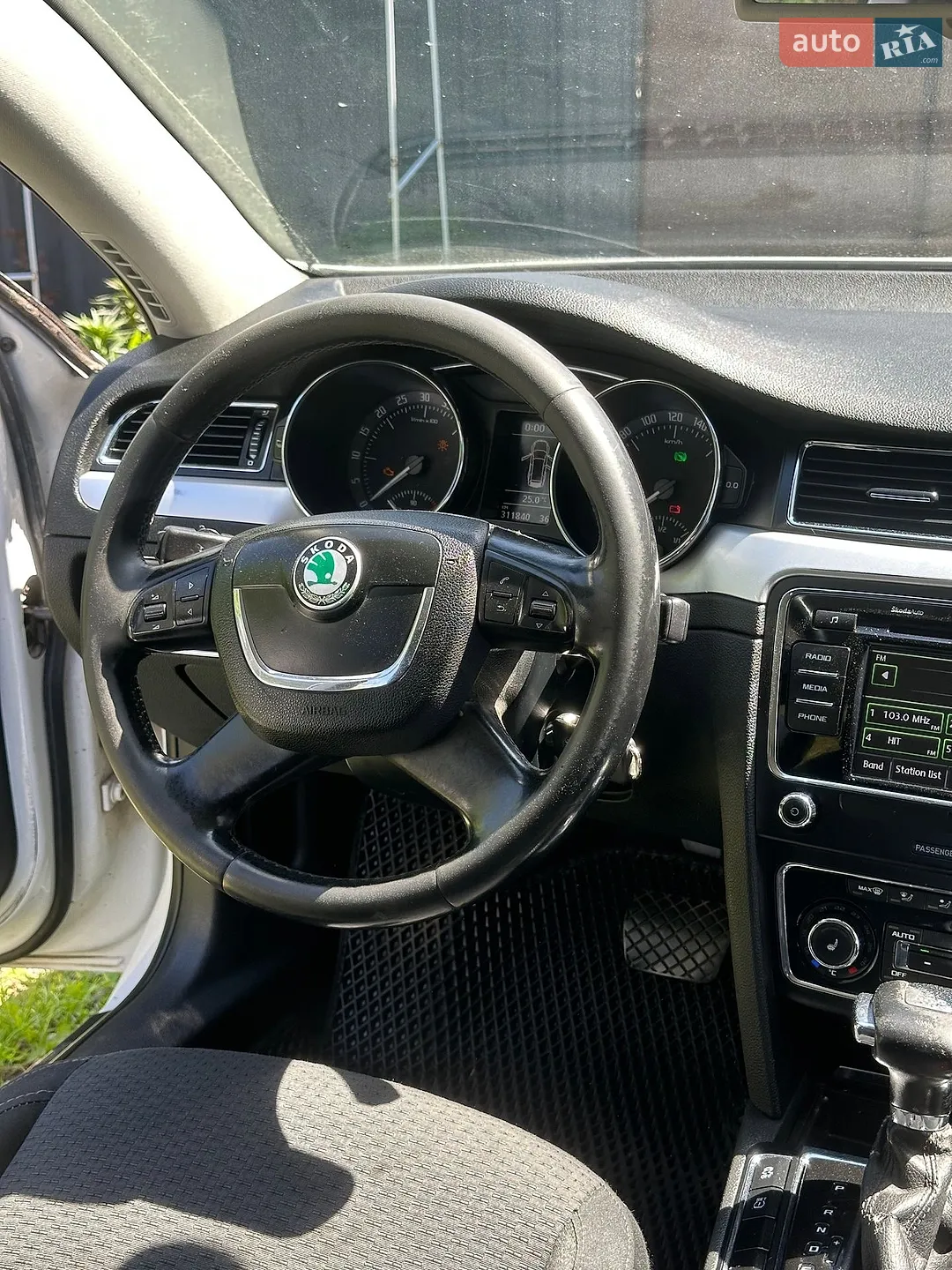 2010 Skoda Superb - мініатюра 25