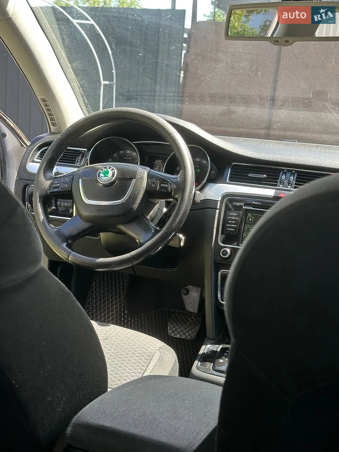 2010 Skoda Superb - мініатюра 27