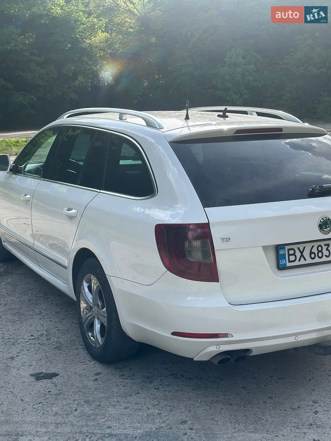 2010 Skoda Superb - мініатюра 12