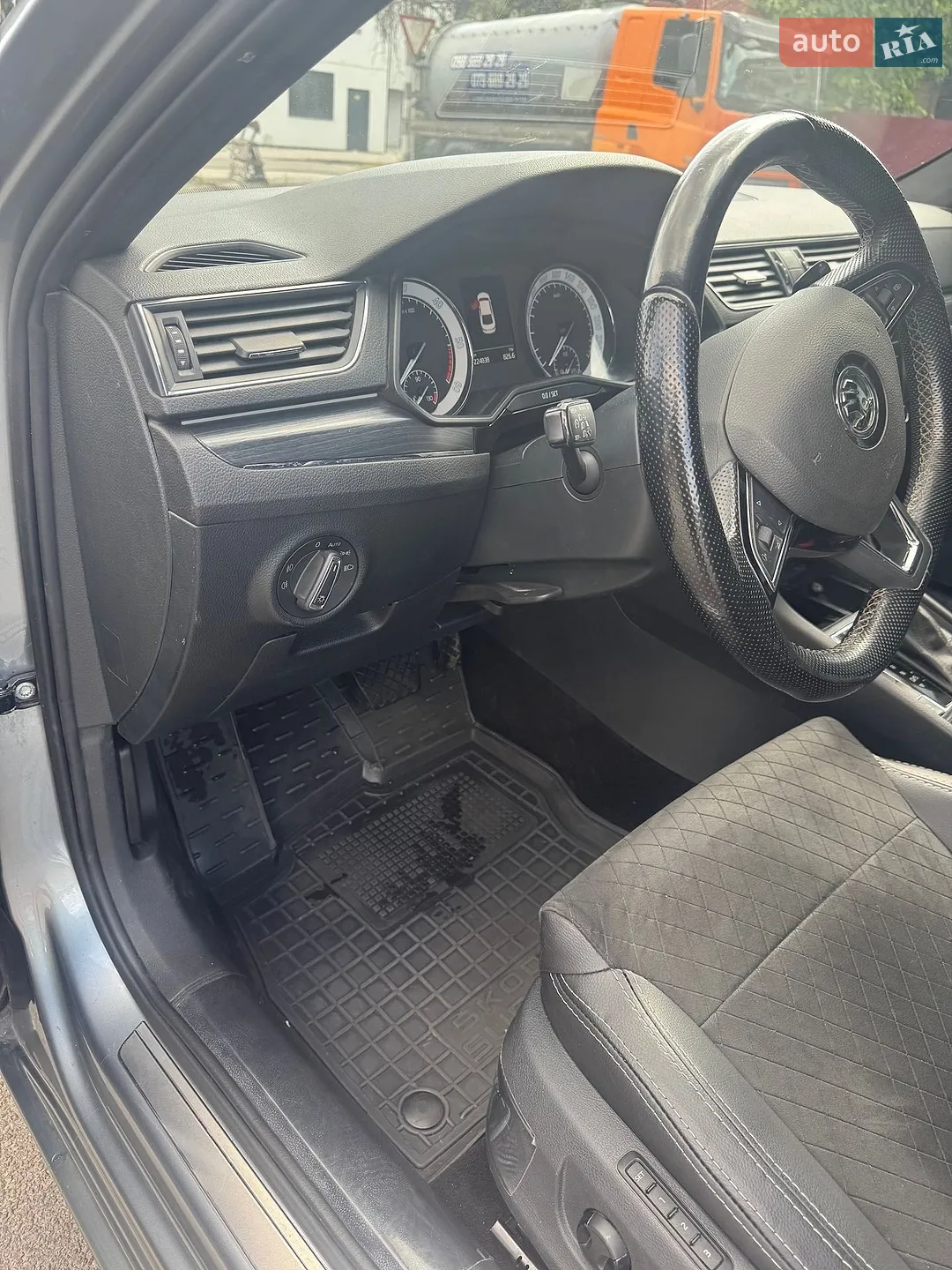 2019 Skoda Superb - мініатюра 14
