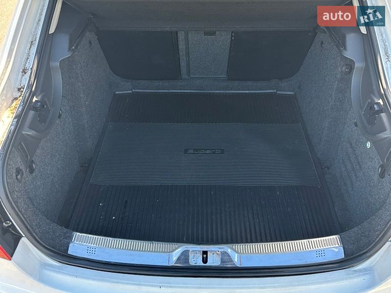 Лифтбек Skoda Superb 2011 в Кривом Роге