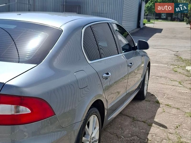 Лифтбек Skoda Superb 2011 в Запорожье