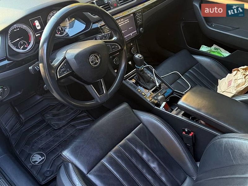 Лифтбек Skoda Superb 2016 в Ужгороде